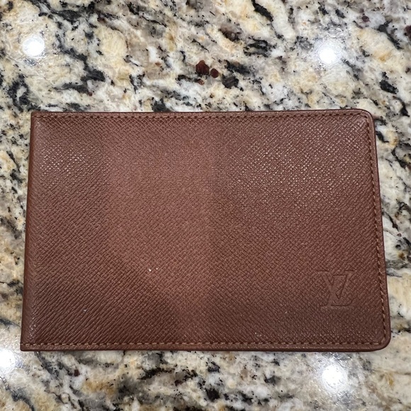 Louis Vuitton Brown Leather Taiga Card Holder ID Wallet Case Horizontal - Picture 1 of 16